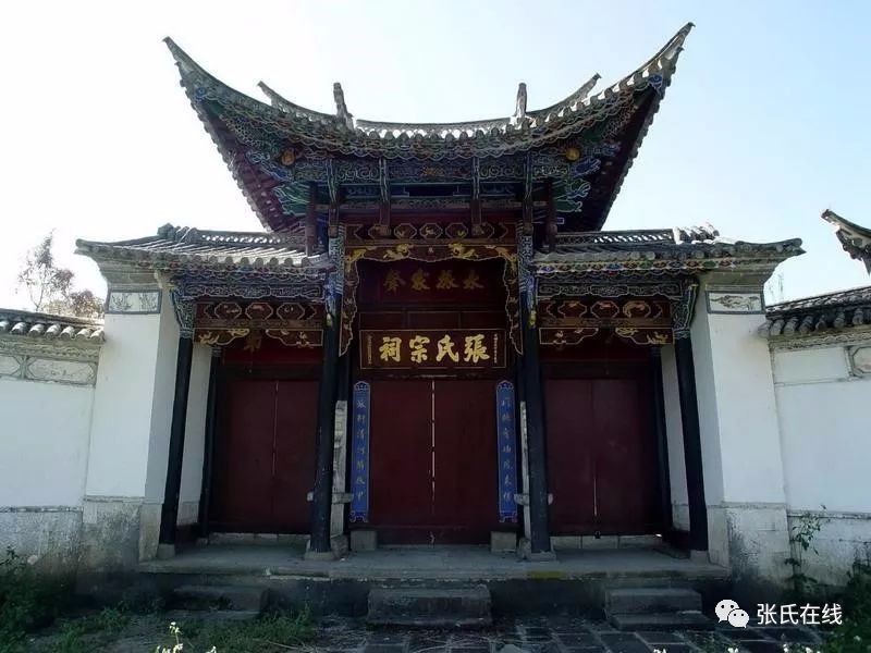 东墩张氏宗祠位于广东省汕头市金平区东墩街道金誉居委大新路大池前.