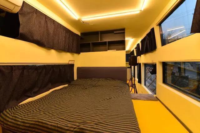 杭州小伙卖掉百平房子 买报废的大巴车当住所