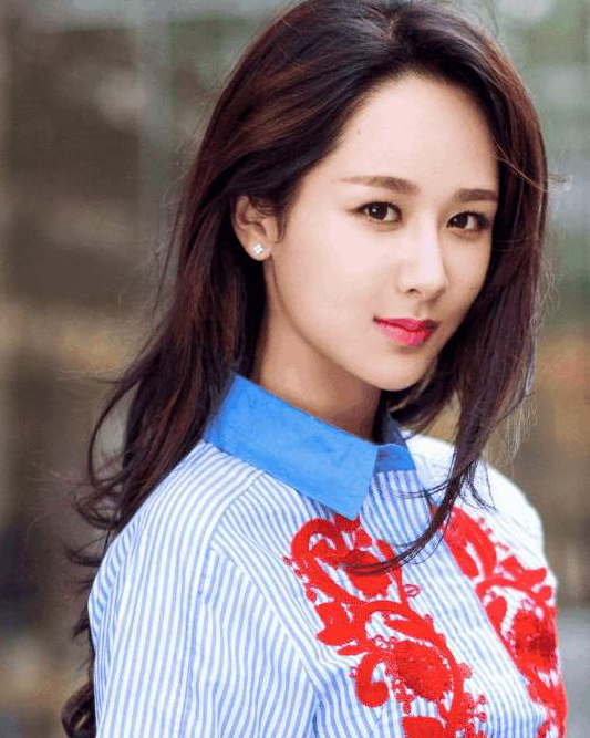 27岁杨紫美照流出,网友直呼:这样穿真的太美了
