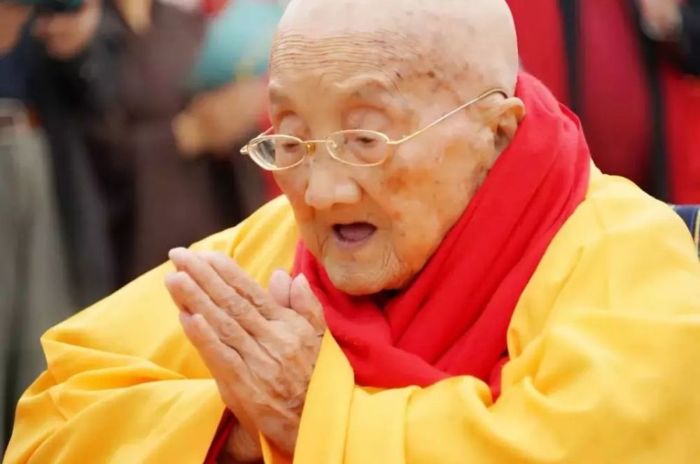 印空长老尼迎来百岁寿辰,她在人间如何践行佛法?
