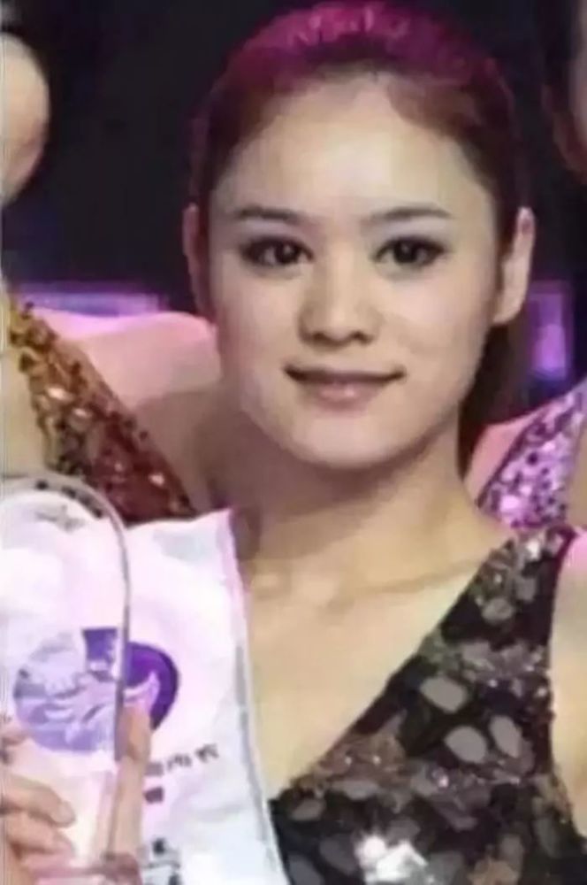 在某宝身影的情趣内衣一栏,基本上处处都有张馨月的小说.丝袜女熟合集情趣网站图片
