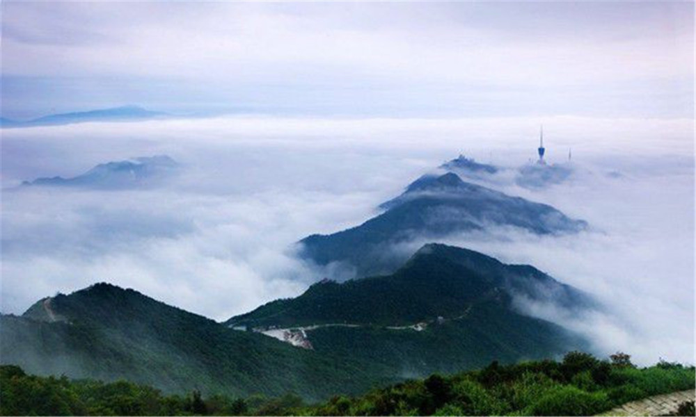 深圳梧桐山,与香港新界山脉相连,国家风景名胜区,深圳第一高峰