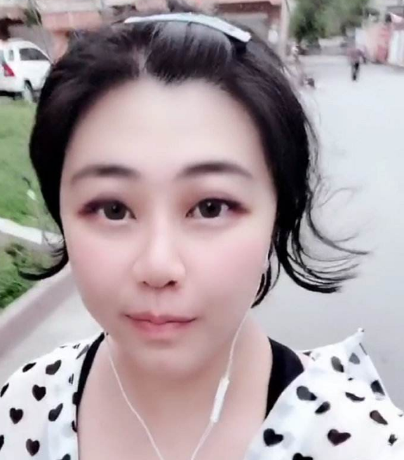网红p图哪家强?仔细翻翻乔碧萝!晒最新自拍,这颜值真心给跪了