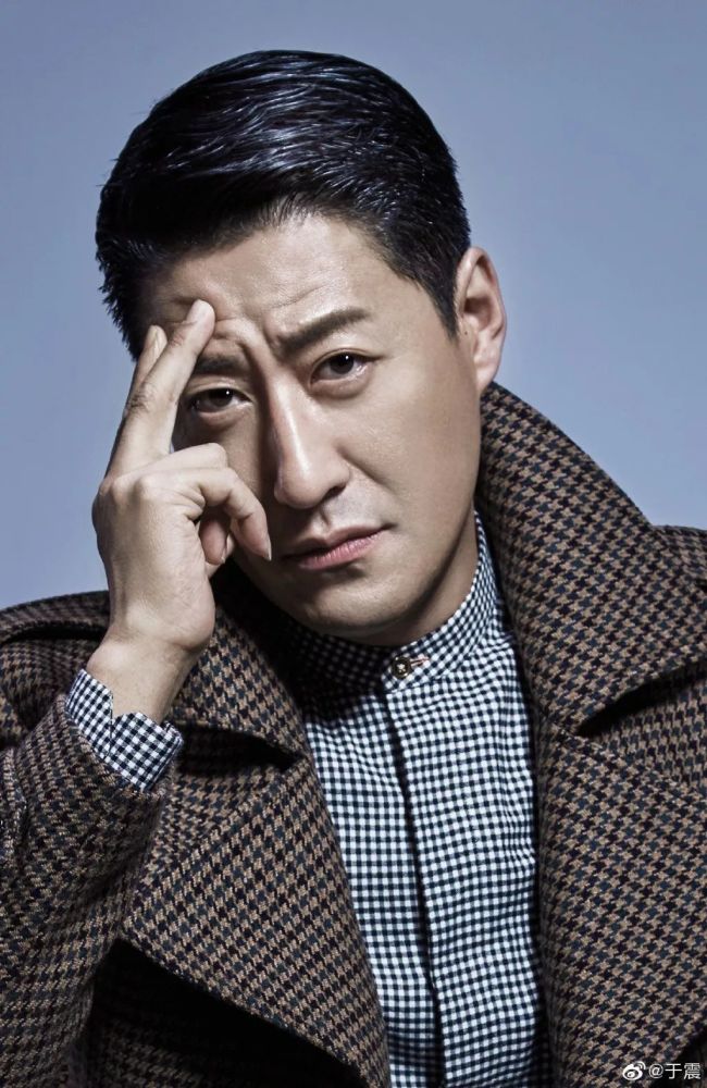 于震走的是正剧的路子,实力派男演员,出演的多半都是谍战革命等历史