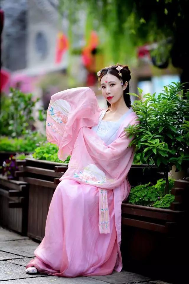 人像摄影:洛阳美女名莫愁,流年若水汉服轻舞