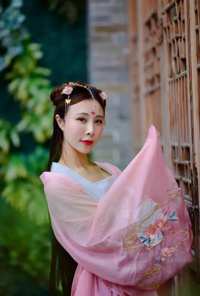 人像摄影:洛阳美女名莫愁,流年若水汉服轻舞