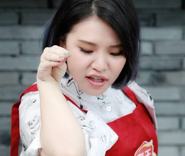 谢依霖宣布怀二胎生孩子前后判若两人美出了新高度