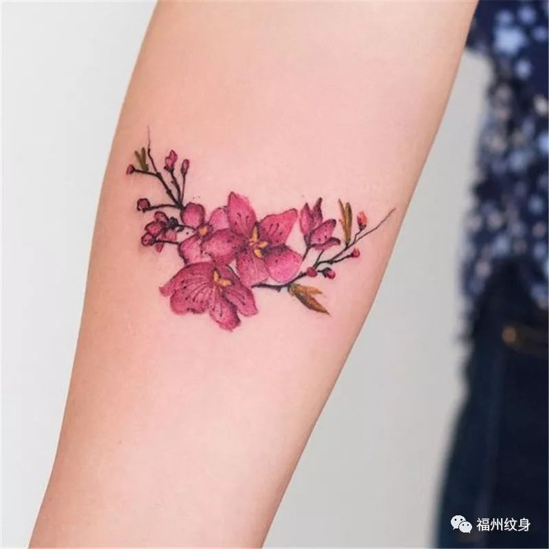 彩色花类纹身图案
