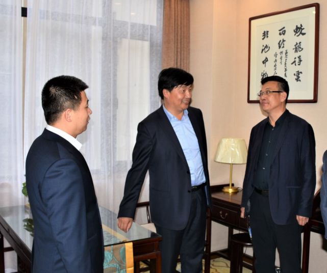 延安市委副书记吴铁一行检查文传会延安大