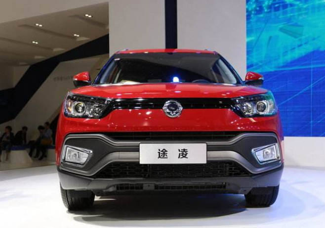 这车整体外观比汉兰达还帅,车身4.7米大7座suv,百公里油耗7l