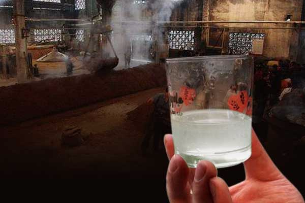 白酒中的沉淀物是什么?白酒为什么会污浊沉淀