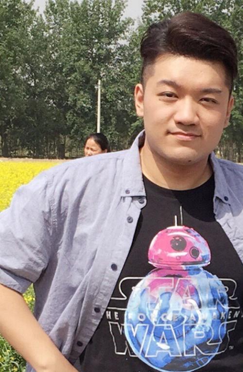 长大后,尤浩然因为粗犷的外表和健壮的身材,一直在大吃特吃.