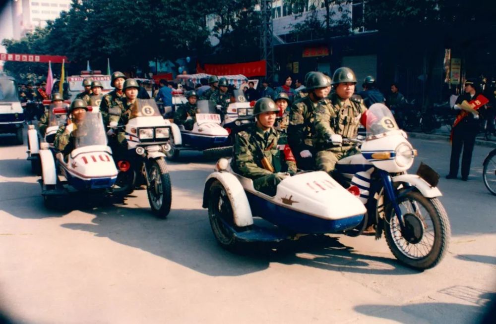 欢迎来到警察的90年代