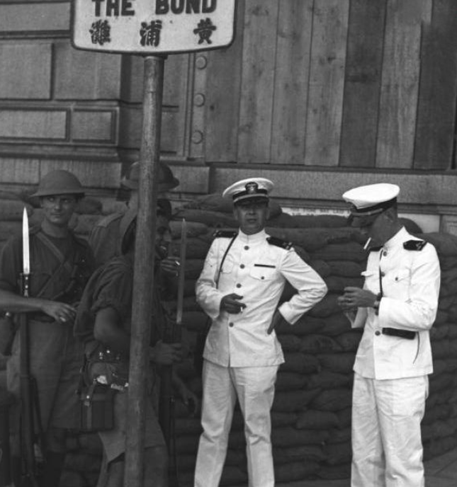 老照片1937年外国士兵为租借设防