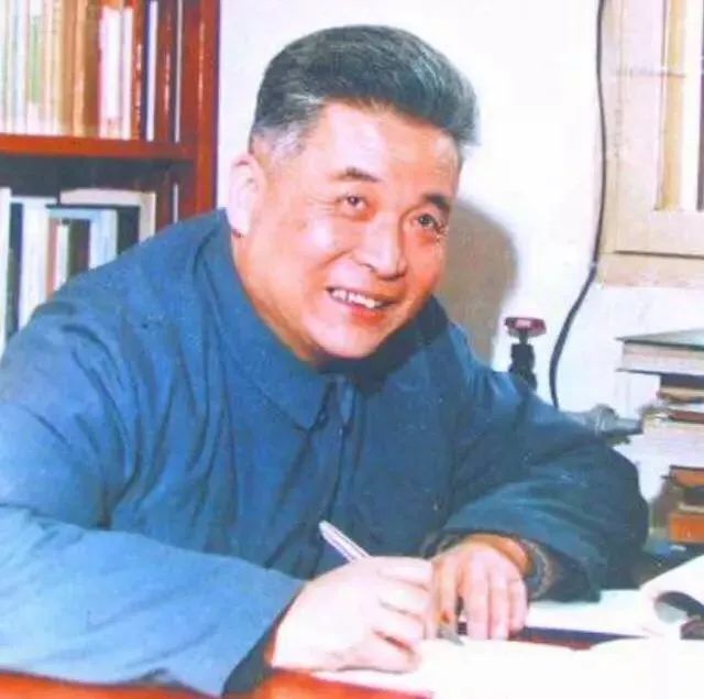 【朗诵】等待--邓稼先的故事(令人动容)