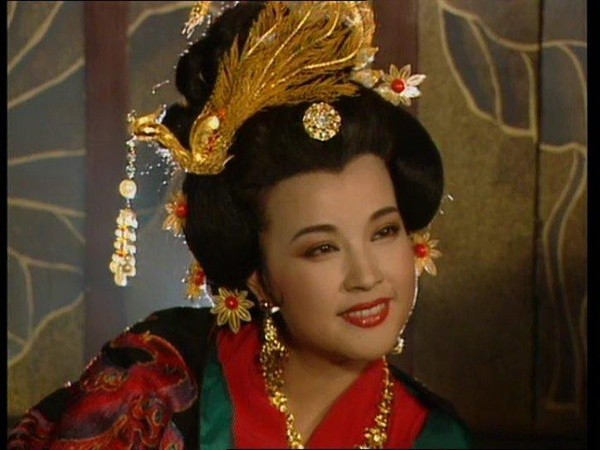 景甜的大平眉舒畅的锥子脸能演唐宫美人?不及