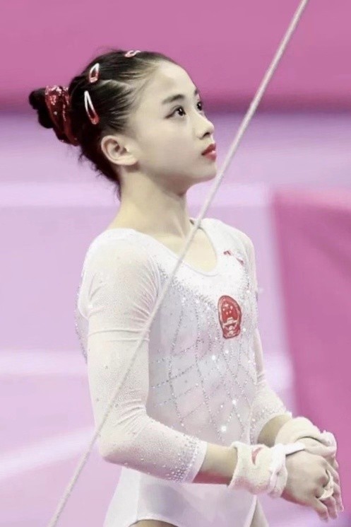 揭秘体操美少女李诗佳:一年前跑步呕吐现获世锦赛奖牌