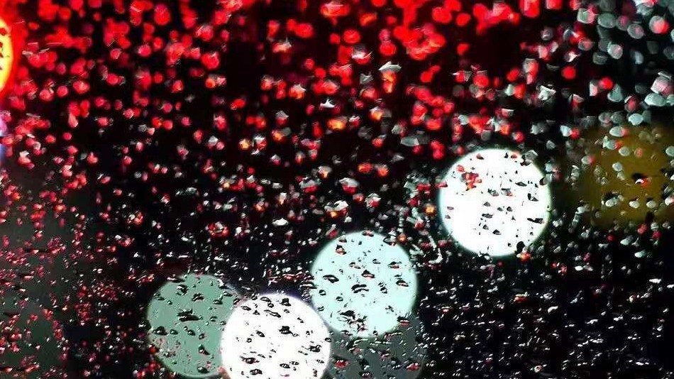 经典诗词里的6场夜雨,雨落敲窗相思起,总有一场温柔你