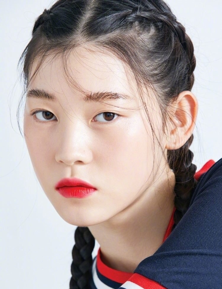 韩国五月刊内双单眼皮女生的气色妆容