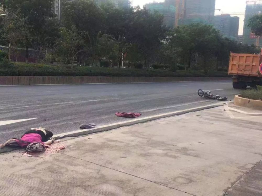 梅州一女子被货车碾压,爆脑浆当场身亡(内附视频)
