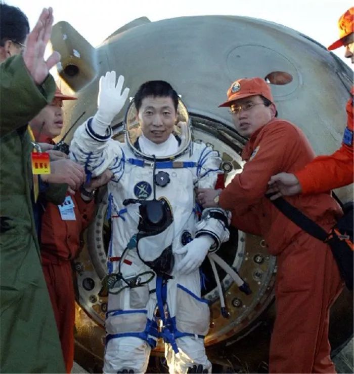 杨利伟:中国飞天第一人