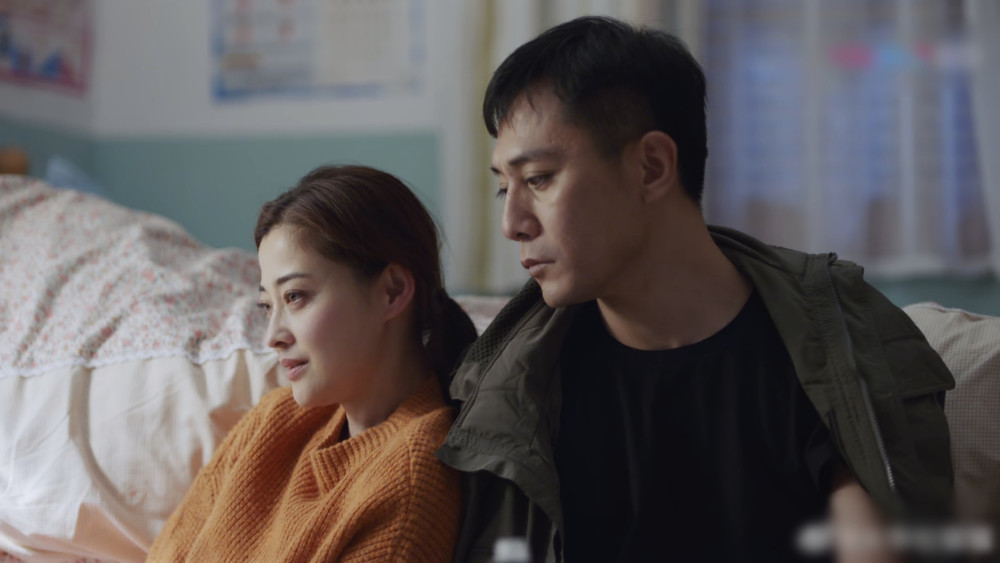 尽管对保剑锋饰演的刘云天一往情深,但是出于个人性格问题,她又离