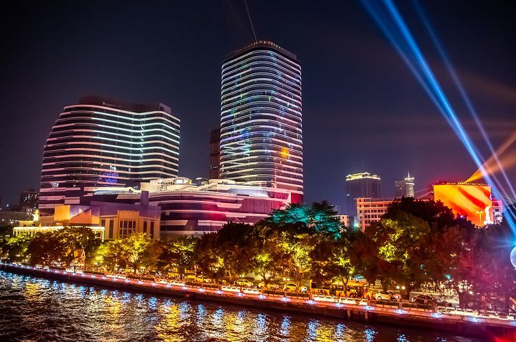 海珠广场新地标!双子塔办公楼 10层商场!明年开业!