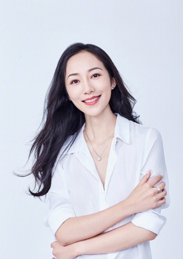 韩雪 时尚大片,或清丽温婉,或化身职业女性,尽显知性干练