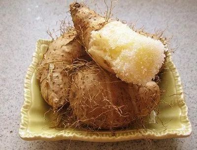 山 药 薯 如果提起山药,我们第一印象是长得细细长长的圆柱形块茎