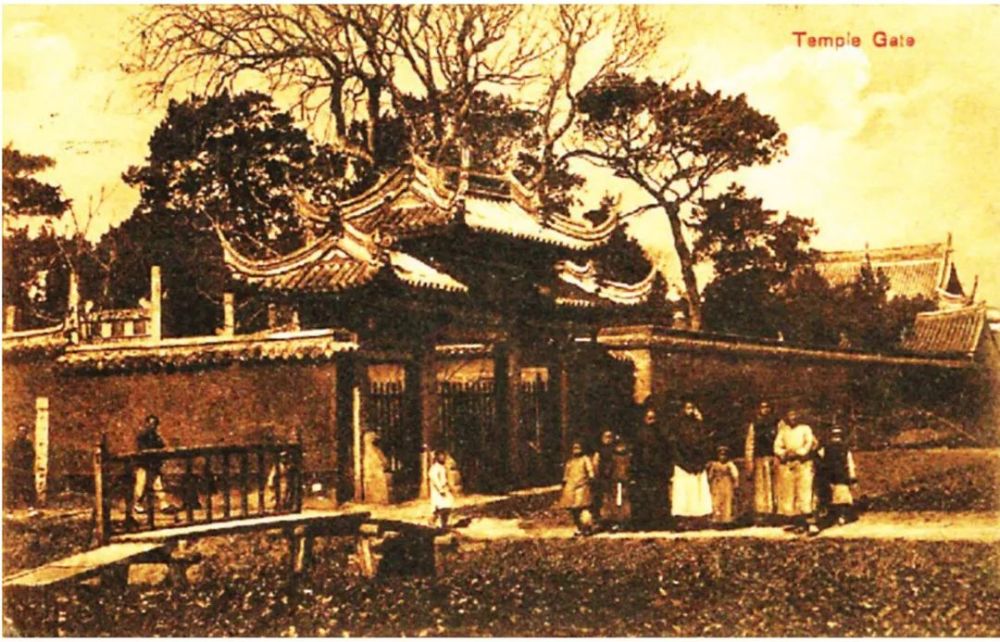 清咸丰三年(1853年,上海知县袁祖德在文庙举行隆重的丁祭仪式时,小刀