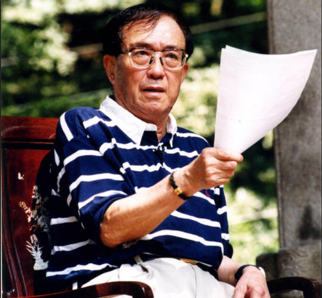 大导演谢晋的晚年:长子早逝,电影票房不佳,影视学校发不了文凭