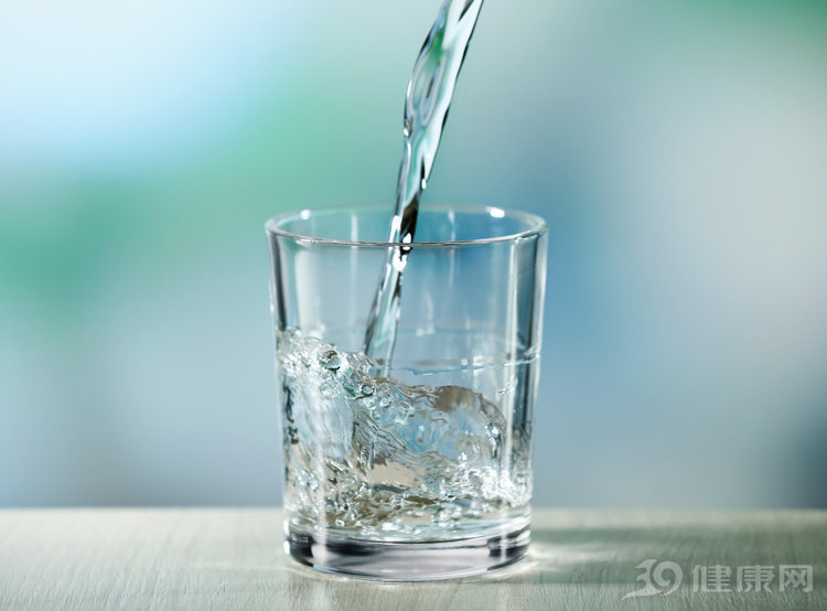 29岁空姐确诊肝癌，3月后离世，医生：脸上早有提醒，是她忽视了