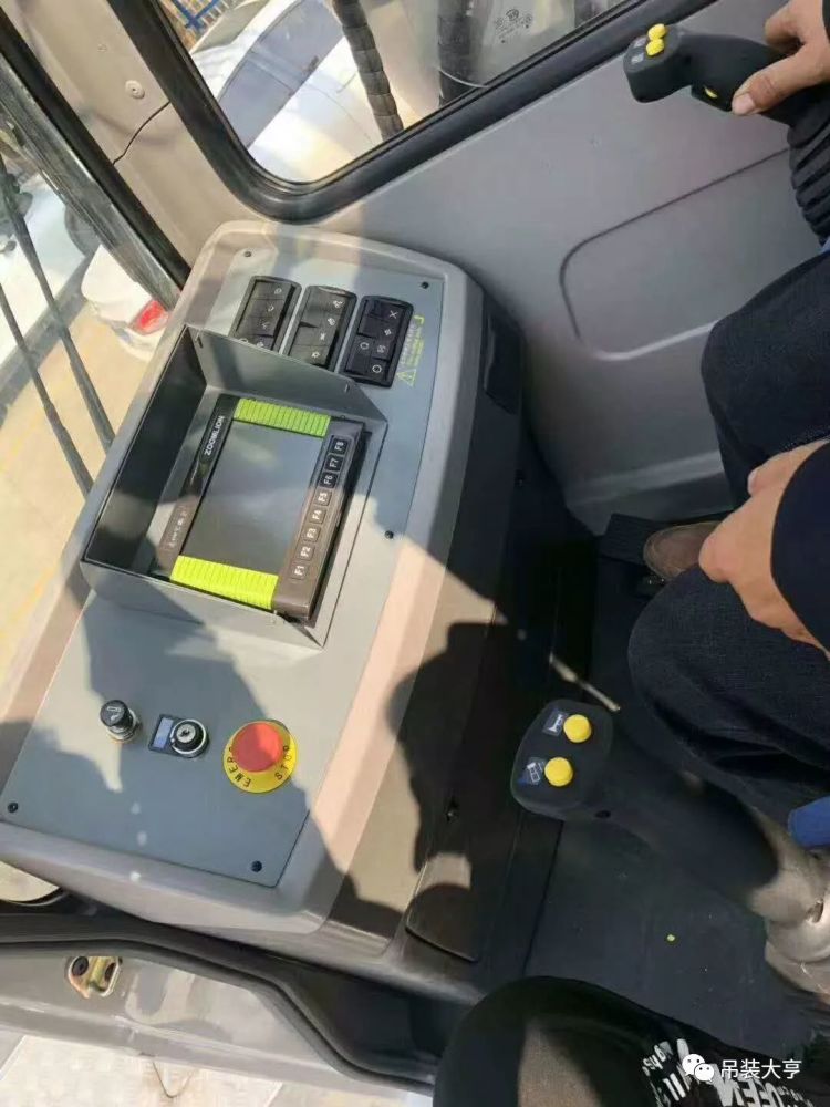 中联新款qy25h552吊车,42米主臂,6.5吨配重,33.24吨自重