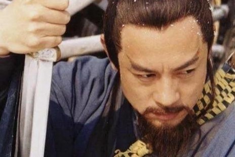 他应该将包惜弱母子带离完颜洪烈的王府,而不是让他一直在王府里生活