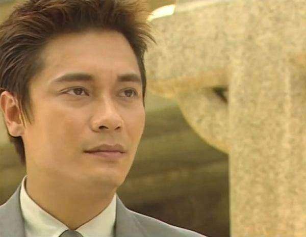 1998年,罗嘉良搭档陈锦鸿,郭蔼明,蔡少芬与张家辉主演了《天地豪情.