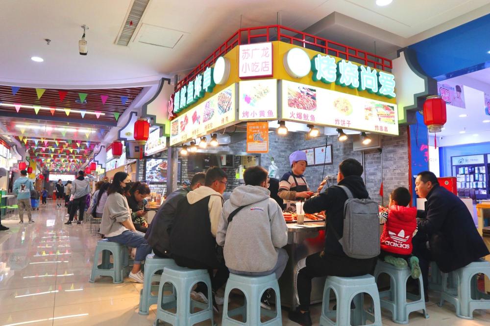 银川的南门夜市,开在了商场里,土著的"深夜食堂"