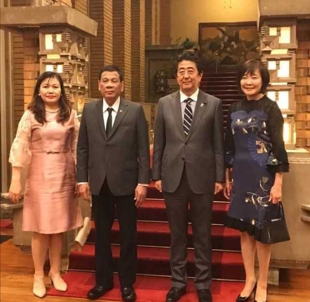 57岁安倍昭惠挑战皇家礼仪即位大典铃铛裙玩新潮时尚晚宴和服太少女啦