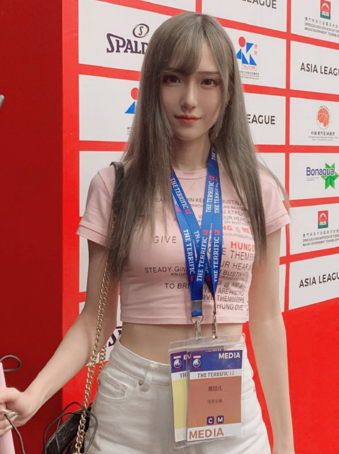 腐团儿为证自己腿长,故意让粉丝关掉滤镜,结果让男粉不淡定了
