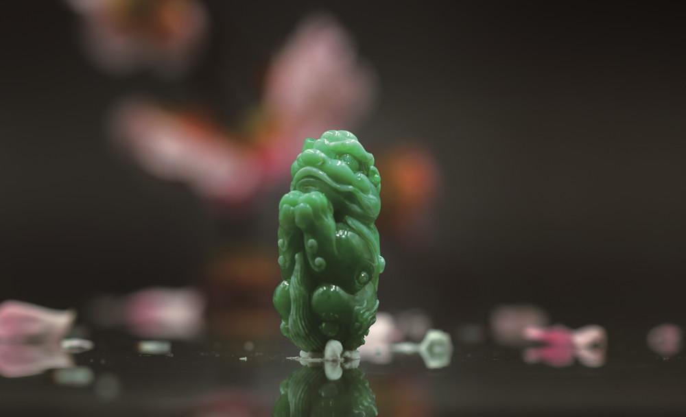 刻翠裁什么成语_翠色是什么颜色的图片