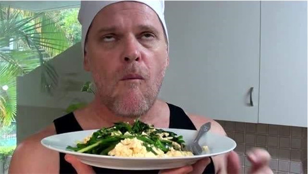 外国人侧面图片