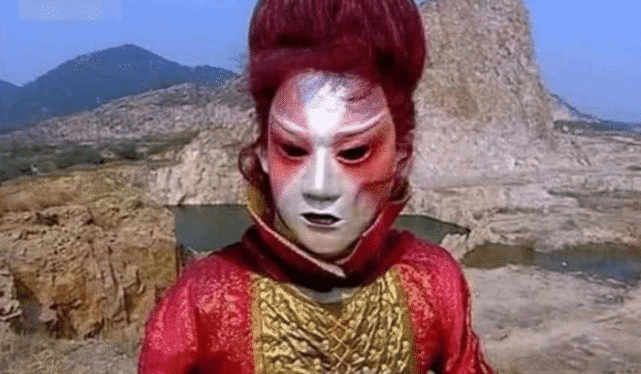 阴蚀王的扮演者反差有多大?看他换上军装的样子,网友