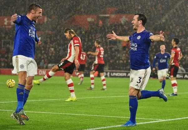 [体育早报〔¨客场〕]莱斯特城9-0狂胜《¨皇马