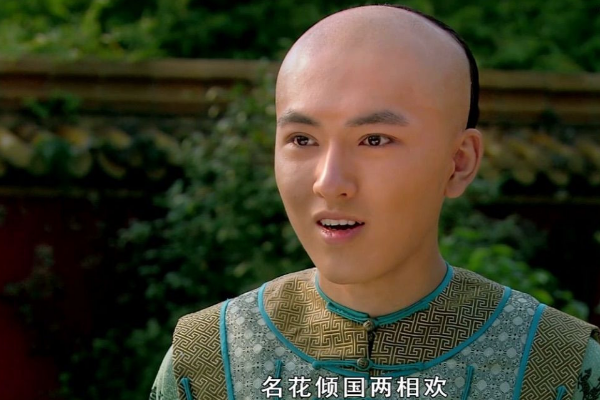 甄嬛传:宜修给三阿哥选妻时,青樱为何要穿绿衣服?看懂