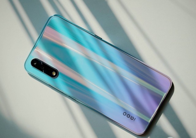 vivo iqoo neo 855 plus 色:オーロラ