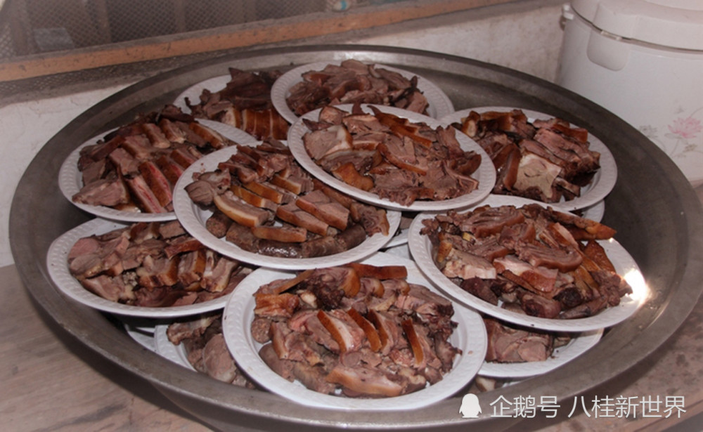 广西农村宴席常见菜肴白切鸡白切鸭白切香猪白切狗肉