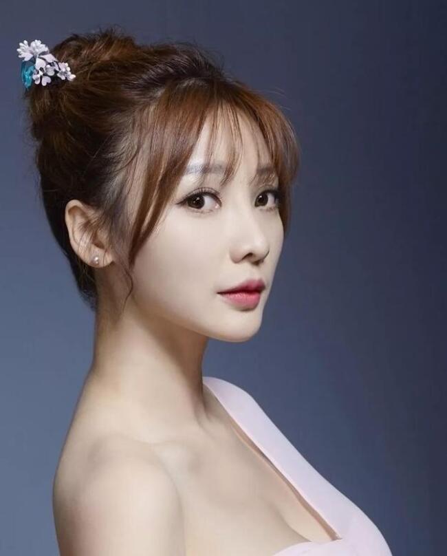 还记得演员柳岩吗,奇门遁甲中被