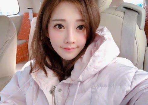 冯提莫的新穿搭丸子头获5.1万人点赞,粉丝:又有新头像