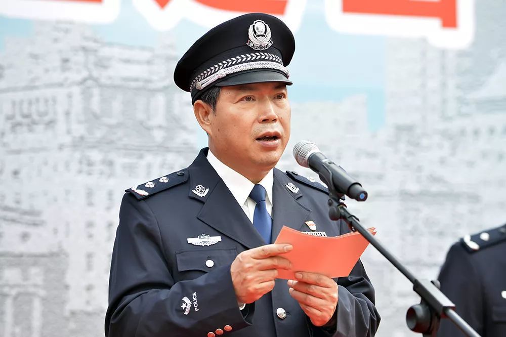 上海公安"铁骑队"正式亮相