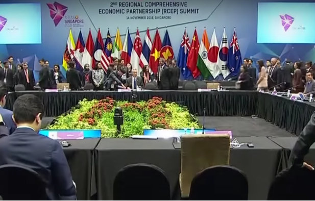 北京自贸区未来GDp超过上海_上海夜景(2)