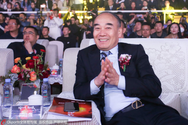 老总冠军_鸿星尔克老总图片(3)